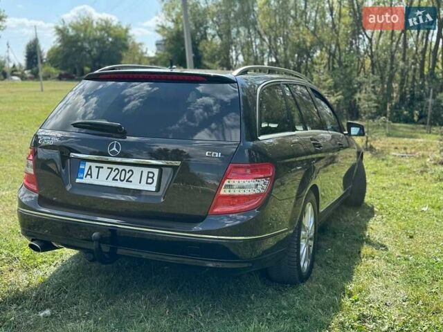 Черный Мерседес Ц-Класс, объемом двигателя 2.2 л и пробегом 329 тыс. км за 10500 $, фото 9 на Automoto.ua