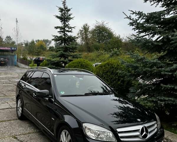 Черный Мерседес Ц-Класс, объемом двигателя 2.14 л и пробегом 260 тыс. км за 10700 $, фото 3 на Automoto.ua