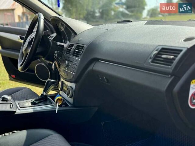 Черный Мерседес Ц-Класс, объемом двигателя 2.2 л и пробегом 329 тыс. км за 10500 $, фото 22 на Automoto.ua