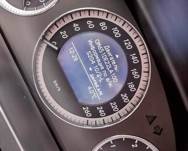 Чорний Мерседес Ц-Клас, об'ємом двигуна 2.14 л та пробігом 305 тис. км за 8800 $, фото 11 на Automoto.ua