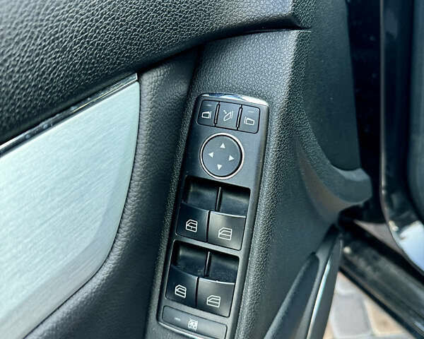 Чорний Мерседес Ц-Клас, об'ємом двигуна 2.2 л та пробігом 295 тис. км за 10200 $, фото 7 на Automoto.ua