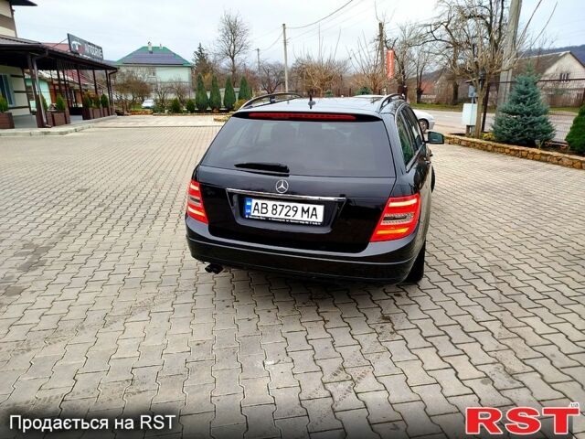 Черный Мерседес Ц-Класс, объемом двигателя 2.1 л и пробегом 305 тыс. км за 8800 $, фото 4 на Automoto.ua