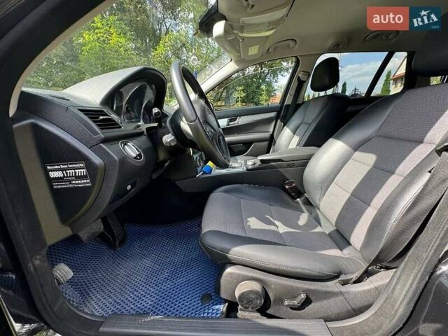 Черный Мерседес Ц-Класс, объемом двигателя 2.2 л и пробегом 329 тыс. км за 10500 $, фото 21 на Automoto.ua