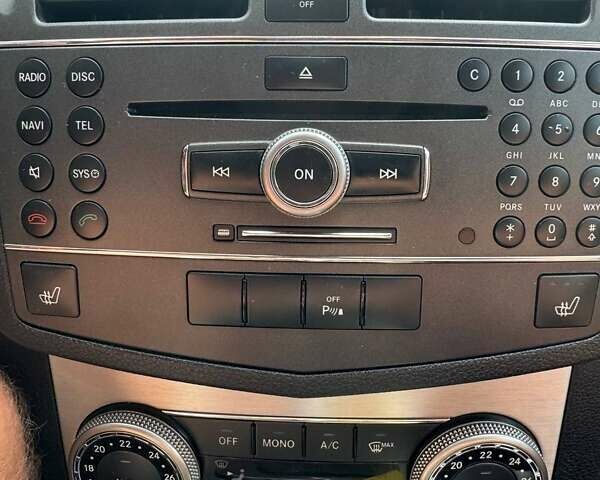 Черный Мерседес Ц-Класс, объемом двигателя 2.2 л и пробегом 329 тыс. км за 10500 $, фото 26 на Automoto.ua