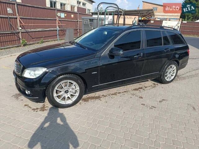 Черный Мерседес Ц-Класс, объемом двигателя 2.14 л и пробегом 316 тыс. км за 9800 $, фото 2 на Automoto.ua