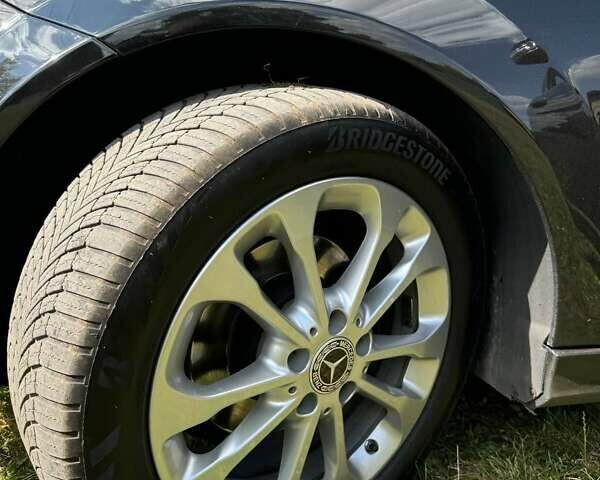 Черный Мерседес Ц-Класс, объемом двигателя 2.2 л и пробегом 329 тыс. км за 10500 $, фото 4 на Automoto.ua