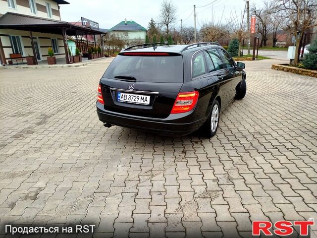 Черный Мерседес Ц-Класс, объемом двигателя 2.1 л и пробегом 305 тыс. км за 8800 $, фото 5 на Automoto.ua