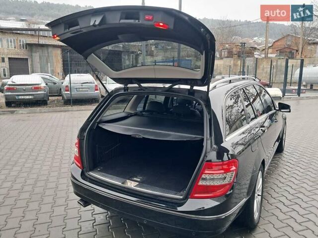 Чорний Мерседес Ц-Клас, об'ємом двигуна 2.2 л та пробігом 364 тис. км за 8400 $, фото 41 на Automoto.ua