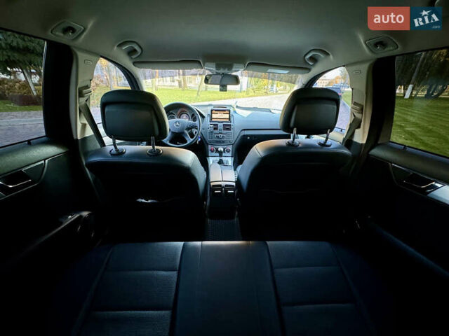 Чорний Мерседес Ц-Клас, об'ємом двигуна 2.2 л та пробігом 295 тис. км за 10200 $, фото 8 на Automoto.ua