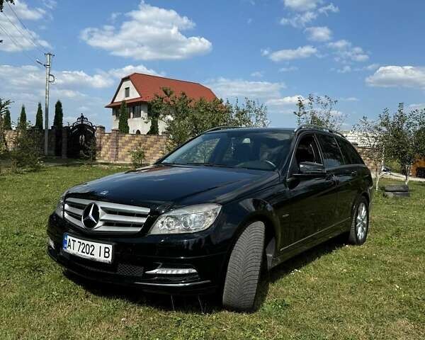 Черный Мерседес Ц-Класс, объемом двигателя 2.2 л и пробегом 329 тыс. км за 10500 $, фото 11 на Automoto.ua