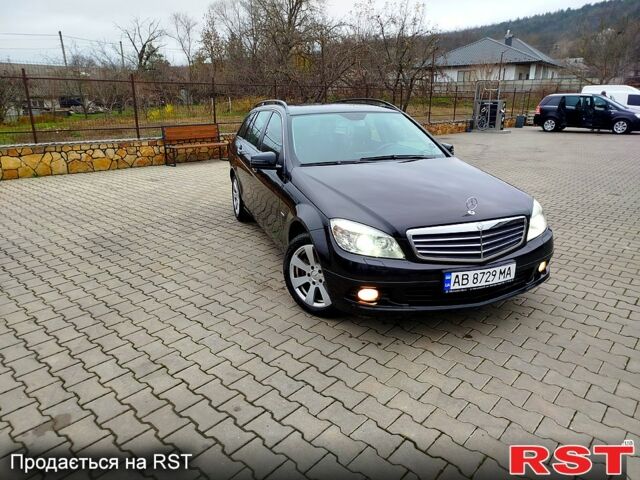 Черный Мерседес Ц-Класс, объемом двигателя 2.1 л и пробегом 305 тыс. км за 8800 $, фото 2 на Automoto.ua