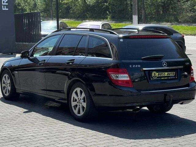 Черный Мерседес Ц-Класс, объемом двигателя 2.2 л и пробегом 350 тыс. км за 9600 $, фото 3 на Automoto.ua