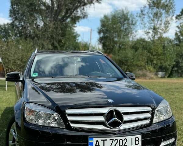 Черный Мерседес Ц-Класс, объемом двигателя 2.2 л и пробегом 329 тыс. км за 10500 $, фото 10 на Automoto.ua
