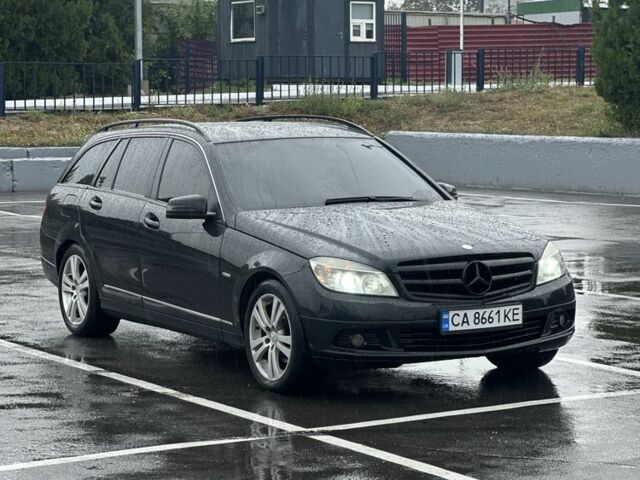 Чорний Мерседес Ц-Клас, об'ємом двигуна 2.1 л та пробігом 250 тис. км за 10300 $, фото 1 на Automoto.ua