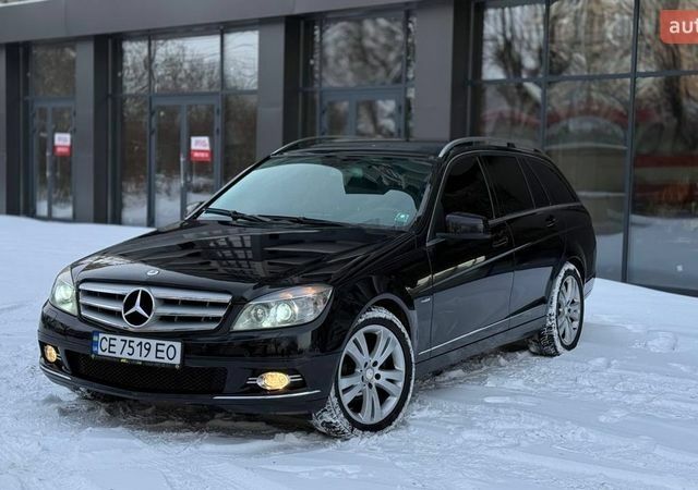Черный Мерседес Ц-Класс, объемом двигателя 2.14 л и пробегом 276 тыс. км за 9999 $, фото 2 на Automoto.ua