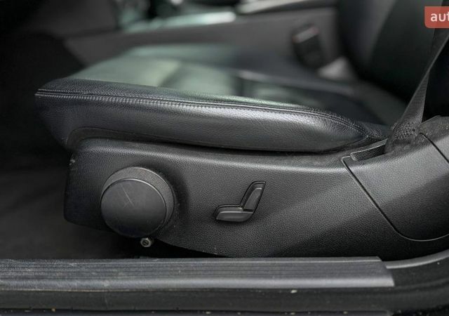 Черный Мерседес Ц-Класс, объемом двигателя 2.14 л и пробегом 276 тыс. км за 9999 $, фото 25 на Automoto.ua