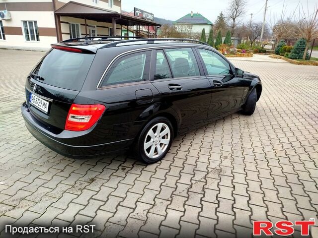 Черный Мерседес Ц-Класс, объемом двигателя 2.1 л и пробегом 305 тыс. км за 8800 $, фото 3 на Automoto.ua