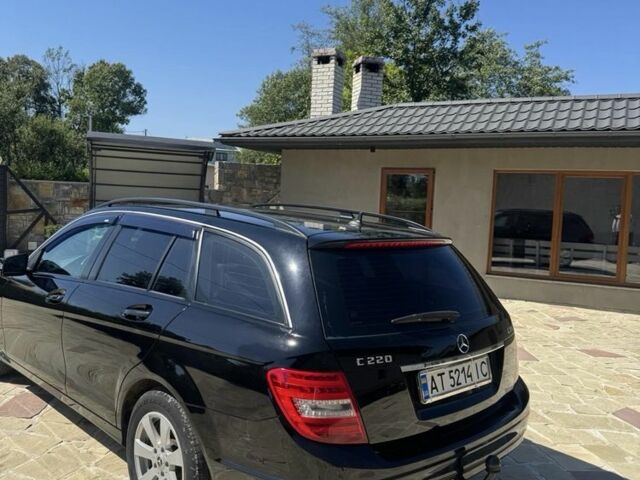 Черный Мерседес Ц-Класс, объемом двигателя 2.1 л и пробегом 360 тыс. км за 8600 $, фото 2 на Automoto.ua