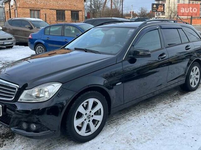 Чорний Мерседес Ц-Клас, об'ємом двигуна 2.2 л та пробігом 375 тис. км за 10300 $, фото 2 на Automoto.ua
