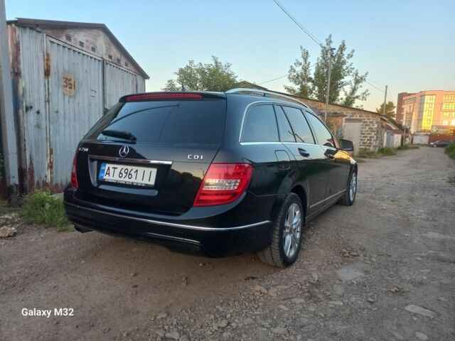 Черный Мерседес Ц-Класс, объемом двигателя 2.1 л и пробегом 328 тыс. км за 10000 $, фото 14 на Automoto.ua
