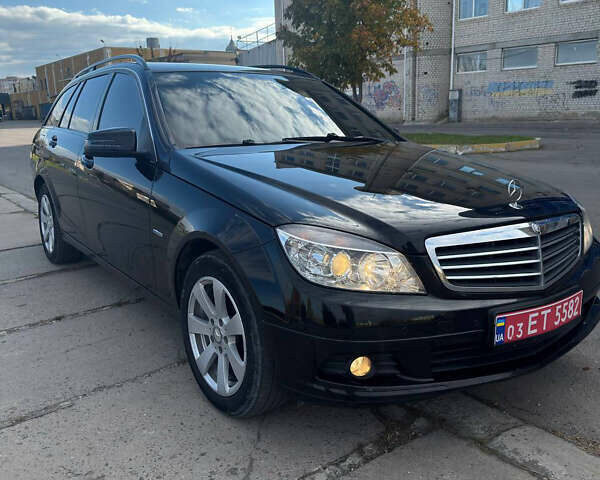 Черный Мерседес Ц-Класс, объемом двигателя 1.8 л и пробегом 132 тыс. км за 9900 $, фото 8 на Automoto.ua