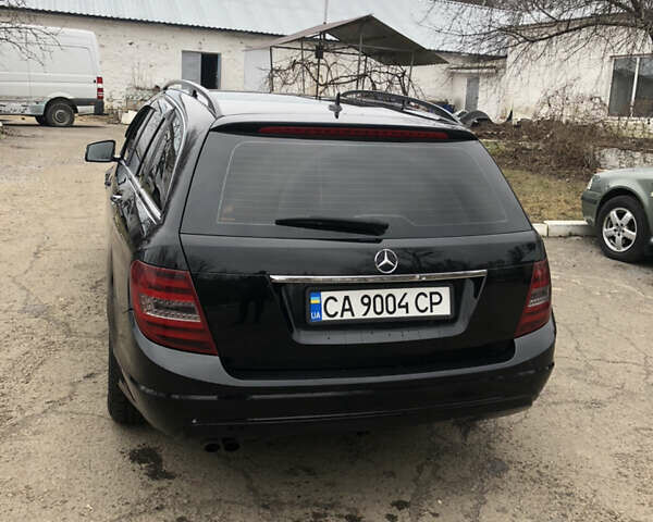 Чорний Мерседес Ц-Клас, об'ємом двигуна 2.1 л та пробігом 242 тис. км за 12000 $, фото 3 на Automoto.ua