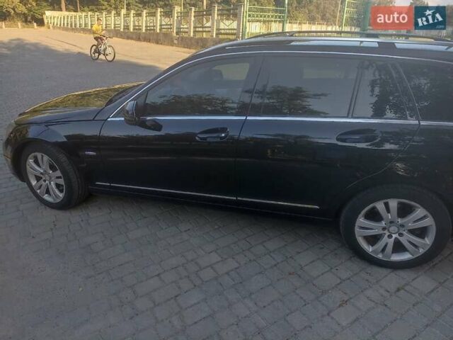 Черный Мерседес Ц-Класс, объемом двигателя 2.15 л и пробегом 365 тыс. км за 8650 $, фото 17 на Automoto.ua