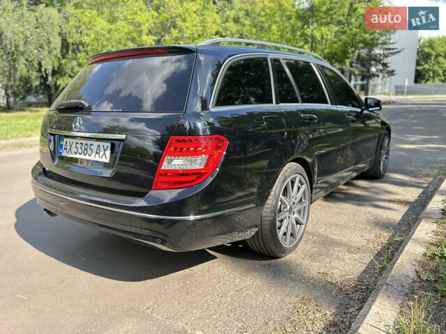 Черный Мерседес Ц-Класс, объемом двигателя 2.2 л и пробегом 300 тыс. км за 9200 $, фото 3 на Automoto.ua