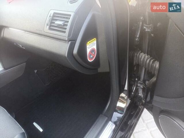 Черный Мерседес Ц-Класс, объемом двигателя 2.15 л и пробегом 365 тыс. км за 8650 $, фото 3 на Automoto.ua