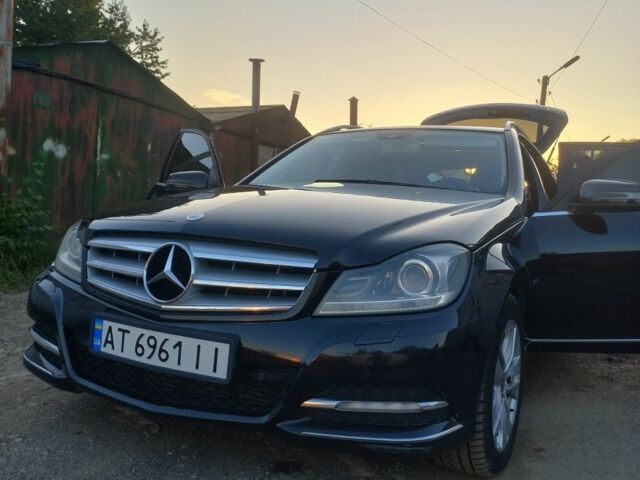 Черный Мерседес Ц-Класс, объемом двигателя 2.1 л и пробегом 328 тыс. км за 10000 $, фото 12 на Automoto.ua