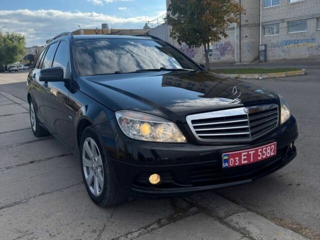 Черный Мерседес Ц-Класс, объемом двигателя 1.8 л и пробегом 135 тыс. км за 9500 $, фото 2 на Automoto.ua
