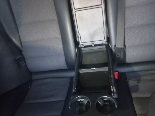 Черный Мерседес Ц-Класс, объемом двигателя 2.1 л и пробегом 328 тыс. км за 10000 $, фото 5 на Automoto.ua