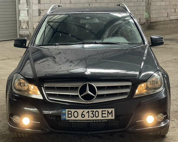 Чорний Мерседес Ц-Клас, об'ємом двигуна 2.1 л та пробігом 364 тис. км за 9599 $, фото 3 на Automoto.ua