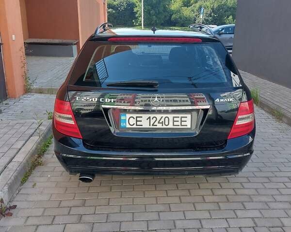 Черный Мерседес Ц-Класс, объемом двигателя 2.14 л и пробегом 300 тыс. км за 9000 $, фото 10 на Automoto.ua