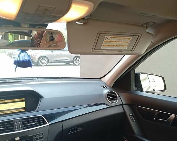 Мерседес Ц-Клас 2011 у Львові на Automoto.ua Чорний Мерседес Ц-Клас, об'ємом двигуна 2.2 л та пробігом 298 тис. км за 10400 $, фото 12 на Automoto.ua