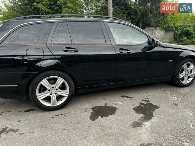 Чорний Мерседес Ц-Клас, об'ємом двигуна 2.14 л та пробігом 250 тис. км за 11500 $, фото 13 на Automoto.ua