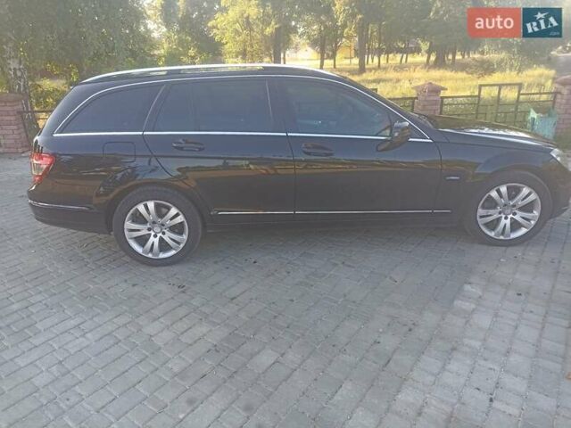 Черный Мерседес Ц-Класс, объемом двигателя 2.15 л и пробегом 365 тыс. км за 8650 $, фото 12 на Automoto.ua