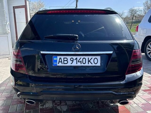 Чорний Мерседес Ц-Клас, об'ємом двигуна 2.99 л та пробігом 320 тис. км за 12900 $, фото 3 на Automoto.ua