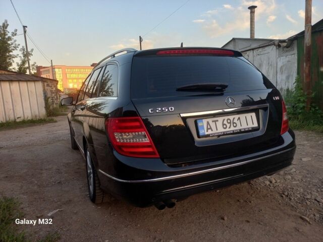 Черный Мерседес Ц-Класс, объемом двигателя 2.1 л и пробегом 328 тыс. км за 10000 $, фото 7 на Automoto.ua