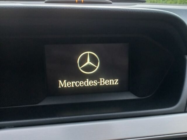 Черный Мерседес Ц-Класс, объемом двигателя 2.1 л и пробегом 328 тыс. км за 10000 $, фото 4 на Automoto.ua