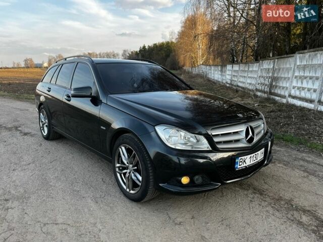 Черный Мерседес Ц-Класс, объемом двигателя 2.14 л и пробегом 382 тыс. км за 10400 $, фото 5 на Automoto.ua