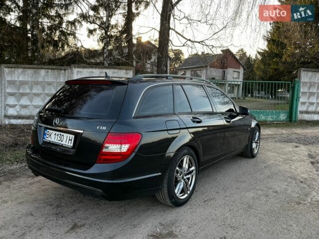 Черный Мерседес Ц-Класс, объемом двигателя 2.14 л и пробегом 382 тыс. км за 10400 $, фото 10 на Automoto.ua