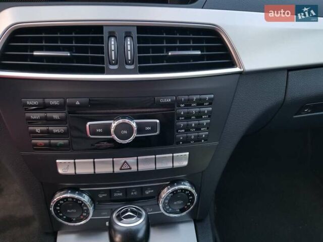 Черный Мерседес Ц-Класс, объемом двигателя 2.2 л и пробегом 382 тыс. км за 11500 $, фото 23 на Automoto.ua