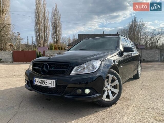 Черный Мерседес Ц-Класс, объемом двигателя 2.14 л и пробегом 380 тыс. км за 10300 $, фото 13 на Automoto.ua