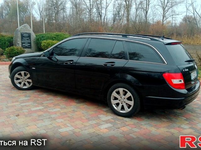 Черный Мерседес Ц-Класс, объемом двигателя 1.8 л и пробегом 250 тыс. км за 9300 $, фото 2 на Automoto.ua