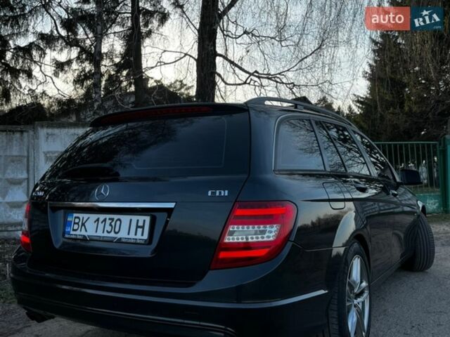 Черный Мерседес Ц-Класс, объемом двигателя 2.14 л и пробегом 382 тыс. км за 10400 $, фото 11 на Automoto.ua
