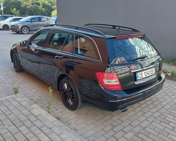 Черный Мерседес Ц-Класс, объемом двигателя 2.14 л и пробегом 300 тыс. км за 9000 $, фото 8 на Automoto.ua