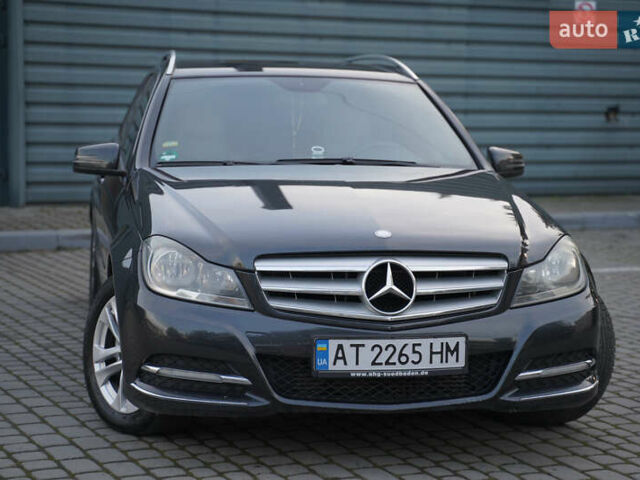 Черный Мерседес Ц-Класс, объемом двигателя 2.2 л и пробегом 357 тыс. км за 11250 $, фото 1 на Automoto.ua