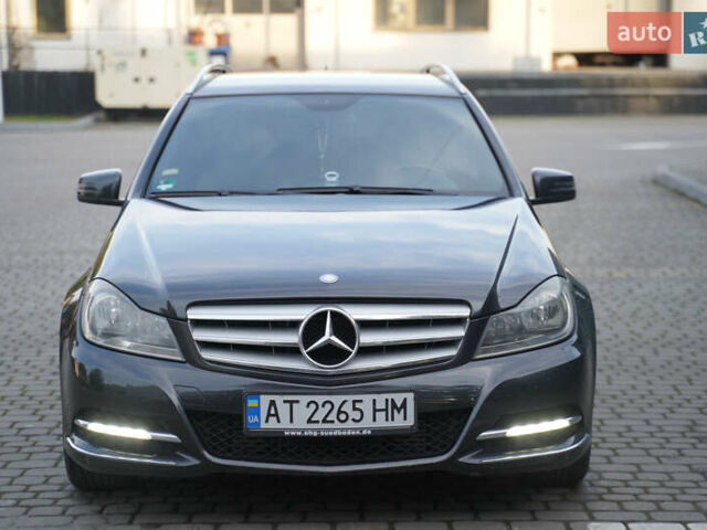 Черный Мерседес Ц-Класс, объемом двигателя 2.2 л и пробегом 357 тыс. км за 11250 $, фото 4 на Automoto.ua