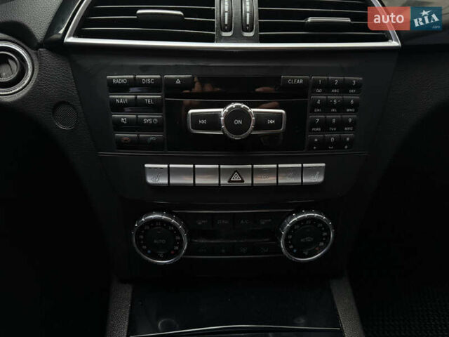 Черный Мерседес Ц-Класс, объемом двигателя 2.15 л и пробегом 261 тыс. км за 9199 $, фото 26 на Automoto.ua